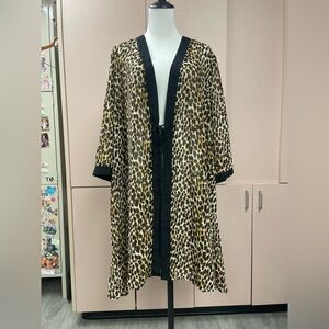 Torrid leopard kimono size 1 NWT black brown